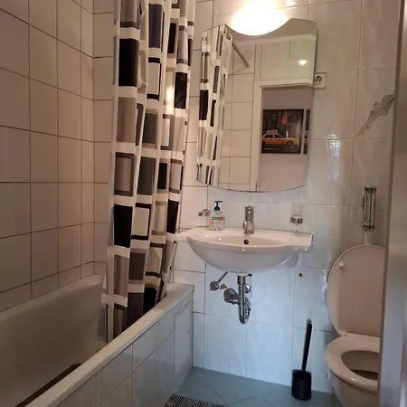 Kleines, Guenstiges Einzelzimmer 招待所 慕尼黑